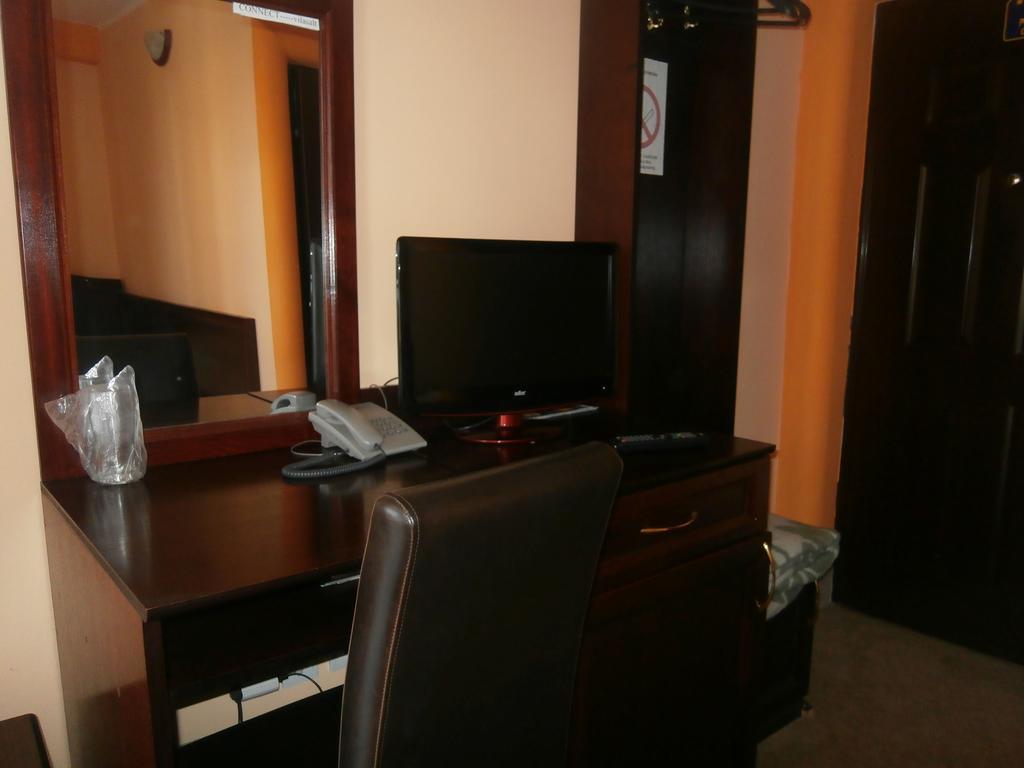 Hotel Vila Mitic Luxx Spa Centar Лесковац Экстерьер фото