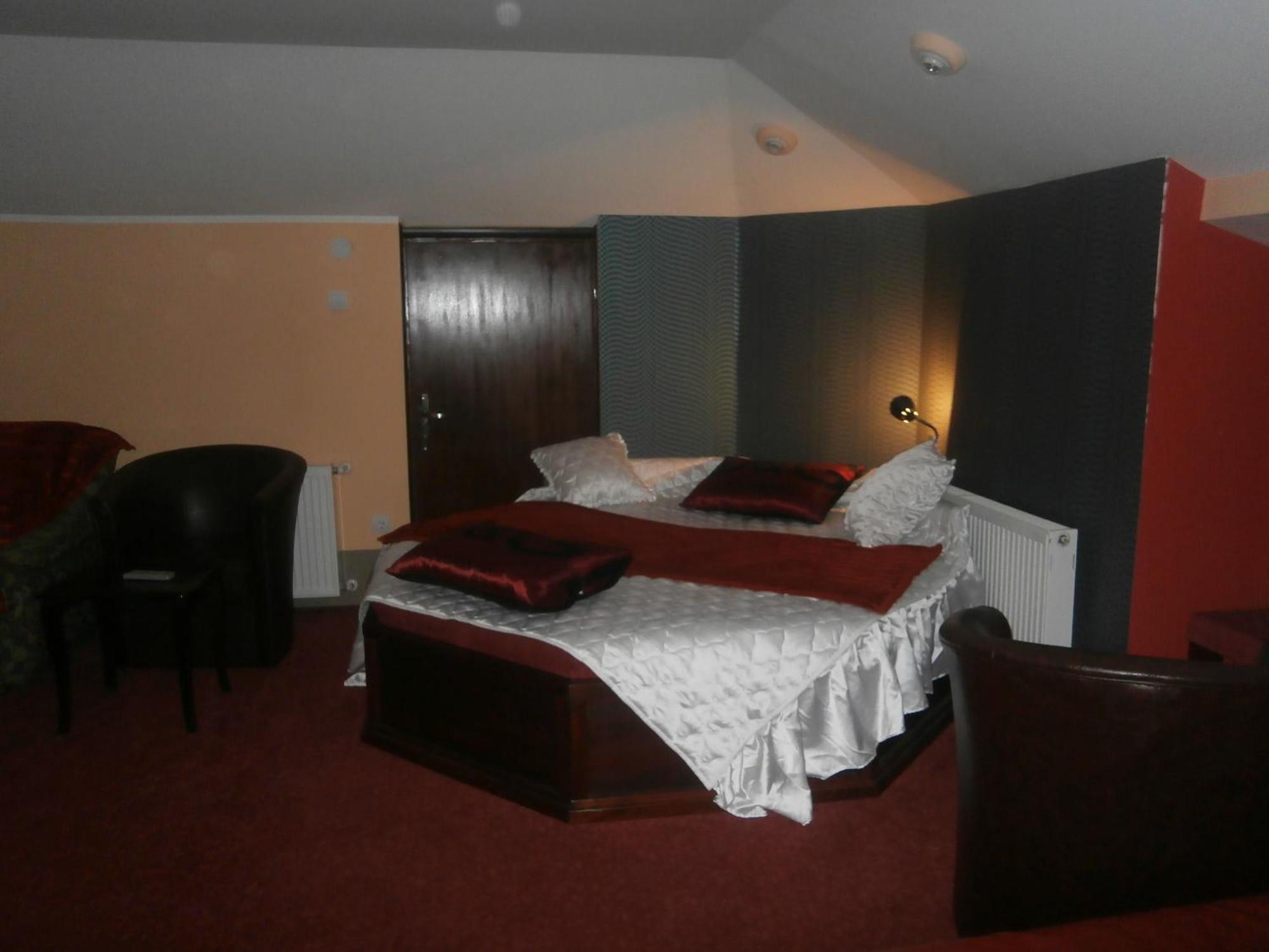 Hotel Vila Mitic Luxx Spa Centar Лесковац Экстерьер фото