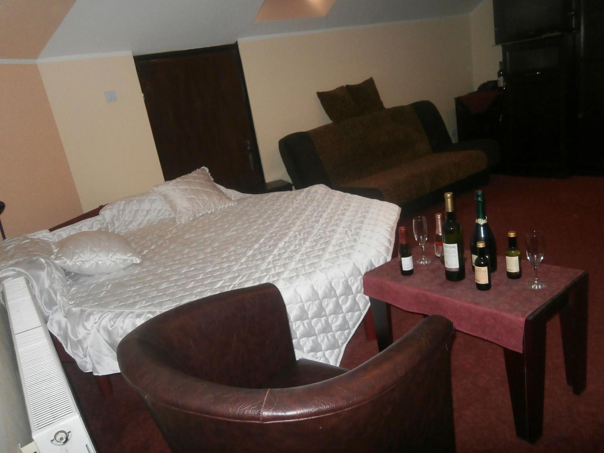 Hotel Vila Mitic Luxx Spa Centar Лесковац Экстерьер фото