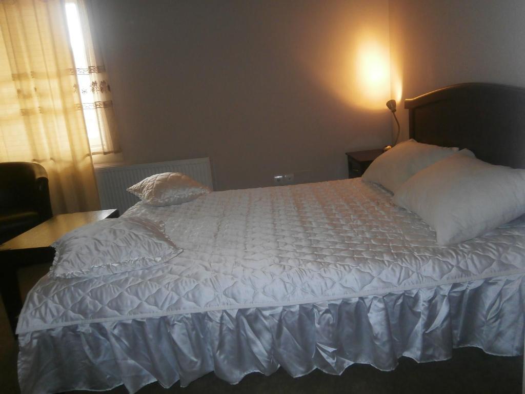Hotel Vila Mitic Luxx Spa Centar Лесковац Экстерьер фото